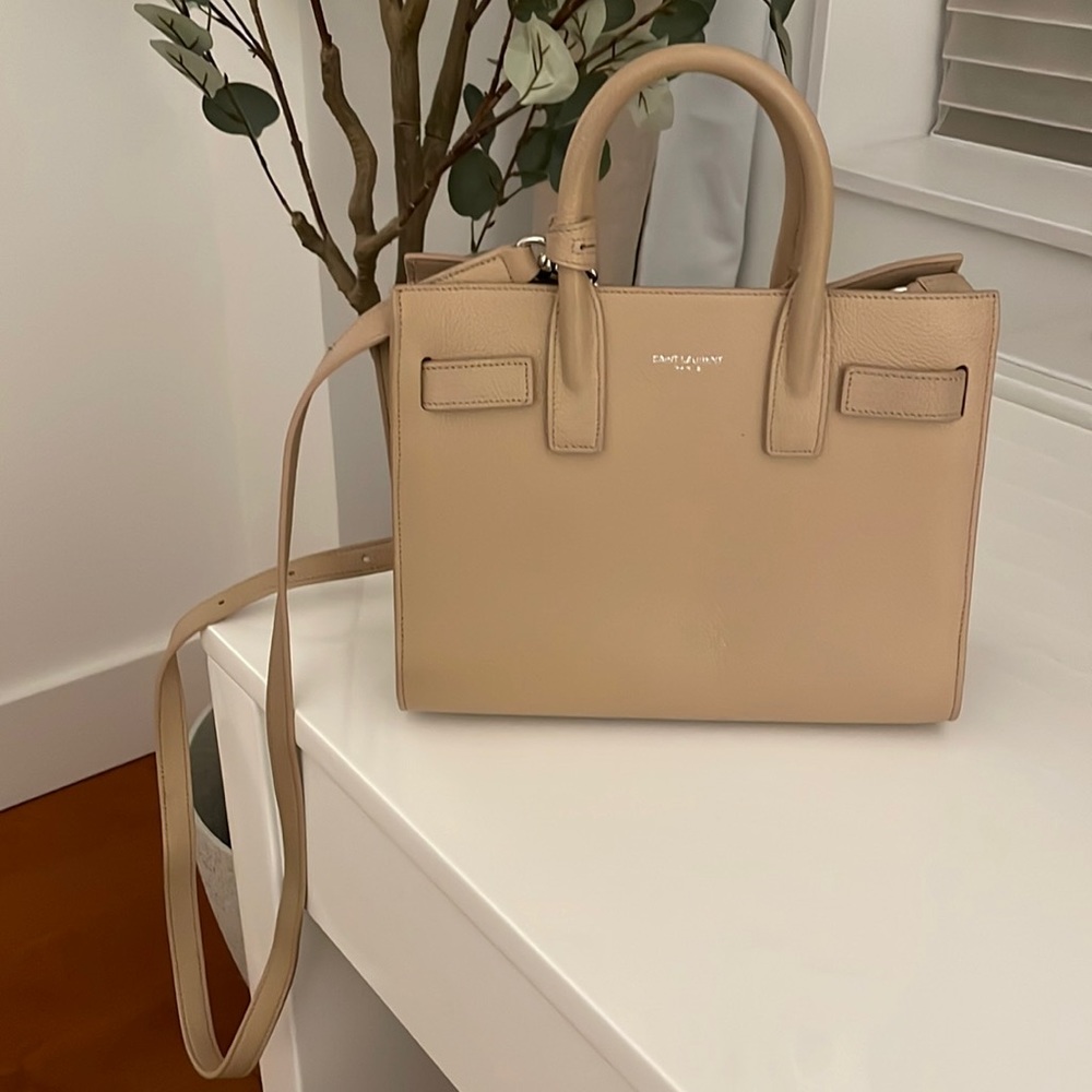 Saint Laurent Sac de Jour Classic Nano Tote in perfect condition